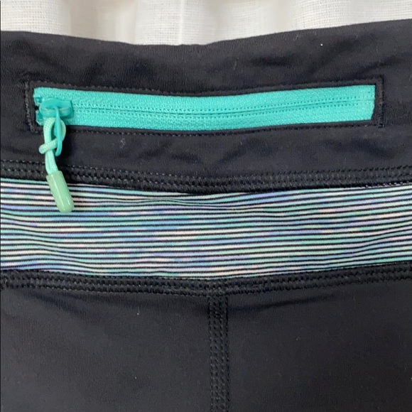 Lululemon 7/8 Leggings in sz 6, EUC Smoke/pet free - Picture 5 of 5